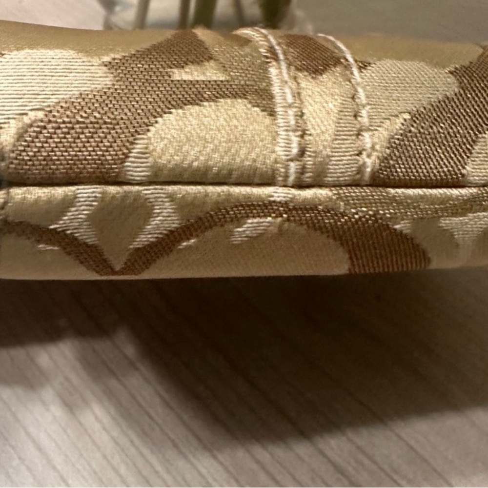 Coach Beige and Cream Signature Wristlet - Picture 3 of 6